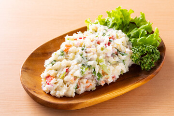 ポテトサラダを食べる