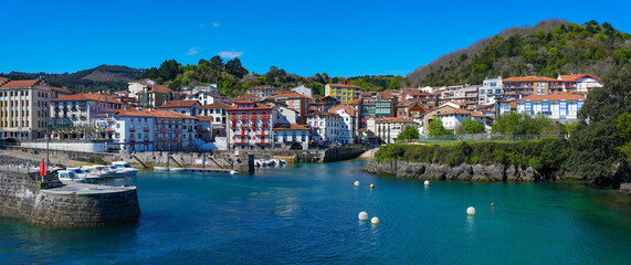 Panoramic view of the colorful fishing village of Mundaka Spain