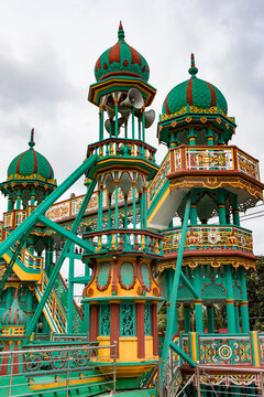 The Chandanpura Mosque, also known as Masjid-e-Siraj ud-Daulah, is a mosque situated on Nabab Siraj ud-Daulah Road in Chittagong, Bangladesh. Chandanpura Masjid, Chattagram