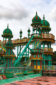 The Chandanpura Mosque, also known as Masjid-e-Siraj ud-Daulah, is a mosque situated on Nabab Siraj ud-Daulah Road in Chittagong, Bangladesh. Chandanpura Masjid, Chattagram