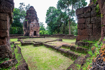 Prasat Ta Muen Tod is smaller than Prasat Ta Muen Thom. It is made of laterite and has the...