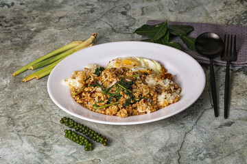 Rice with minced meat and basil