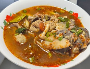 Tom Saap, spicy soup, Thai soup, offal soup, pork offal, authentic Thai, street food, Thai cuisine, Asian food, hot and sour, chili, lime, herbs, traditional, flavorful, invigorating, comforting, deli
