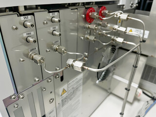 chemistry equipment, instrument, gas chromatography, gas pipe, behind instrument, split, purge,...