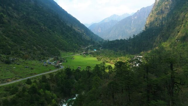 Drone capturing the lush beauty of the valley en route to North Sikkim&rsquo;s high-altitude lake.