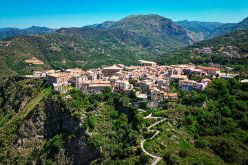 Obraz premium Vista aerea di Fiumefreddo Bruzio in Calabria