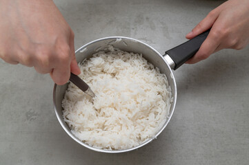 Cooking Perfect Fluffy Rice in a Pot for a Delicious, Comforting Meal at Home to Enjoy