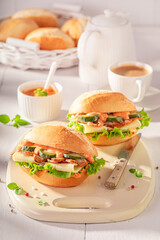 Homemade and delicious sandwich made with fresh ingredients and chicken.