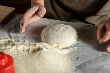 lavorazione impasto pizza farina