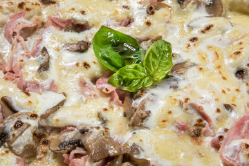 impasto pizza margherita Napoletana, ingredienti farina acqua lievito stesura lavorazione ripieno 