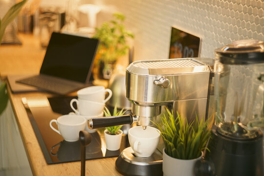 modern home restaurant kitchen