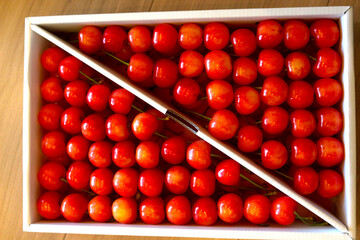 さくらんぼの箱詰め