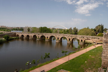 Fototapeta premium Puente romano de Mérida sobre el río Guadiana, Extremadura