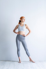 Fototapeta premium フィットネスをする女性