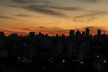 por do sol em S&atilde;o Paulo 