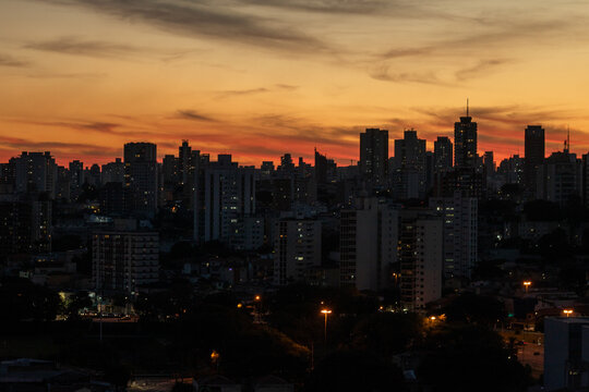 por do sol em S&atilde;o Paulo 
