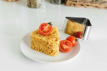 serving a dish using a shaping ring