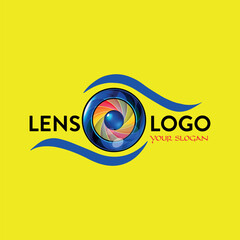 Obraz premium lens studio logo design vector