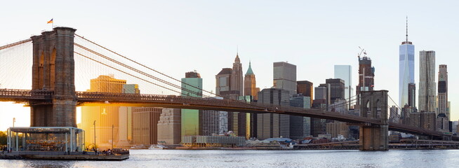 brooklyn bridge and manhattan skyline
