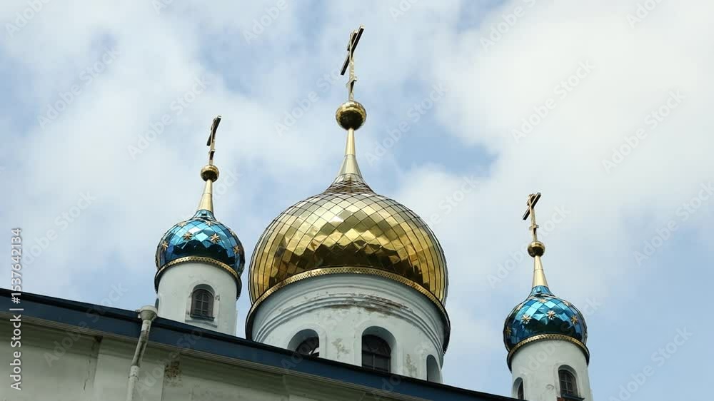 Poster a large building with a prominent golden dome on top, suitable for use as an architectural or citysc
