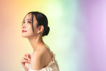 おしゃれな女性の美容・スキンケアイメージ