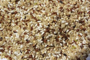 These are grains of mixed grain.