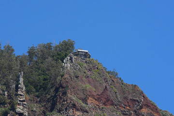 Aussichtsplattform &uuml;ber der Steilk&uuml;ste im S&uuml;den von Madeira