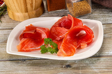 Salted sliced salmon fillet snack