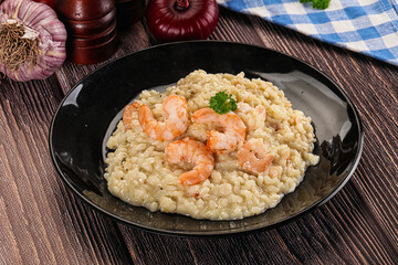 Gourmet risotto with prawn and cheese