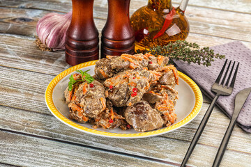 Chicken liver with cream and carrot