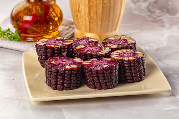 Ripe boiled black corn garnish