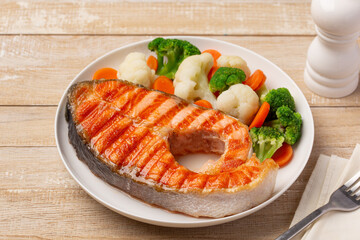 grilled salmon and vegetables