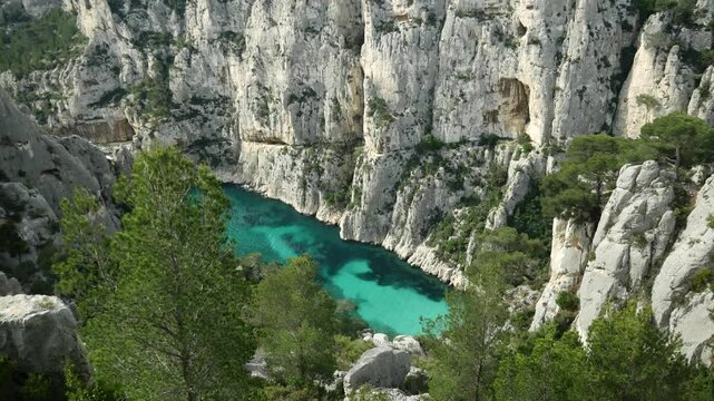 hidden paradise beach south of france calanques d'en vau