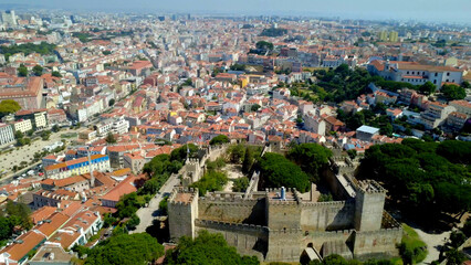 vista aera drone cidade de lisboa, rio tejo