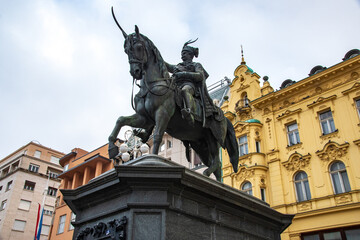 statue of king charles iv