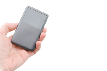 mano che regge apparecchio elettronico con display isolato su sfondo bianco otrasparente