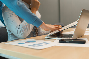 Successful Business Negotiation Between Partners