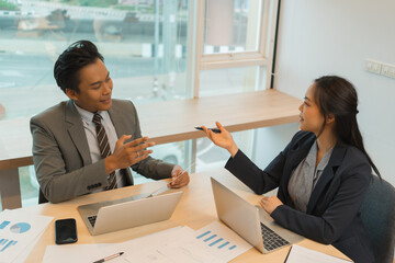 Successful Business Negotiation Between Partners