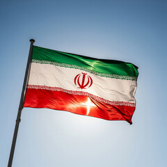 Drapeau iranien sous un ciel bleu