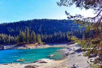 Der Caumasee in Flims, Kanton Graubünden (Schweiz)