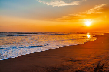 Atardecer en Playa Er&eacute;ndira, L&aacute;zaro C&aacute;rdenas, Michoac&aacute;n - Pac&iacute;fico Mexicano