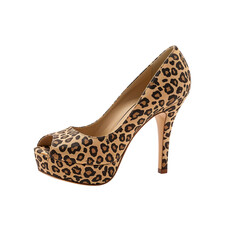 Obraz premium Leopard print high-heeled shoe with open toe design 