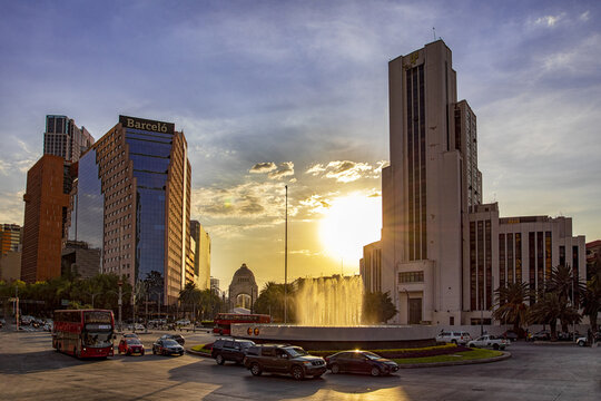 Paseo de la Reforma al atardecer, Ciudad de M&eacute;xico
