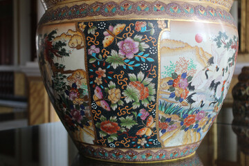 gold_painting_chinese_porcelain_butterflies_flowers_navy_blue_background