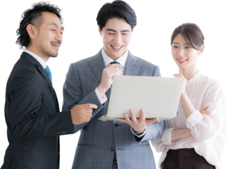 チームで仕事をするパソコンを指さすビジネスマンたちの背景透明png　男女の複数3人のチーム