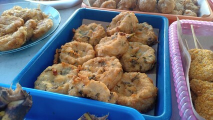 A savory tofu roll filled with vegetables or minced meat, wrapped and steamed or fried until firm and golden. This Indonesian-style rolade tahu offers a soft texture with rich, umami flavor in every b