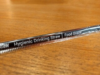 Black hygienic drinking straws with food grade labels to ensure that the straws are safe to use