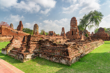 Scenic ruins of the Wat Mahathat in Ayutthaya, Thailand