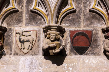 Saint Thecla’s cathedral, Tarragona, Spain. Apse chapel of Saint Olegarius. Corbel with effigies © Julian