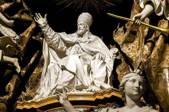 Saint Ignatius of Loyola church, Rome, Italy. Ludovisi chapel, 18th century. Funeral monuments of Pope Gregory XV and his nephew, Cardinal Ludovisi, the church's founder.